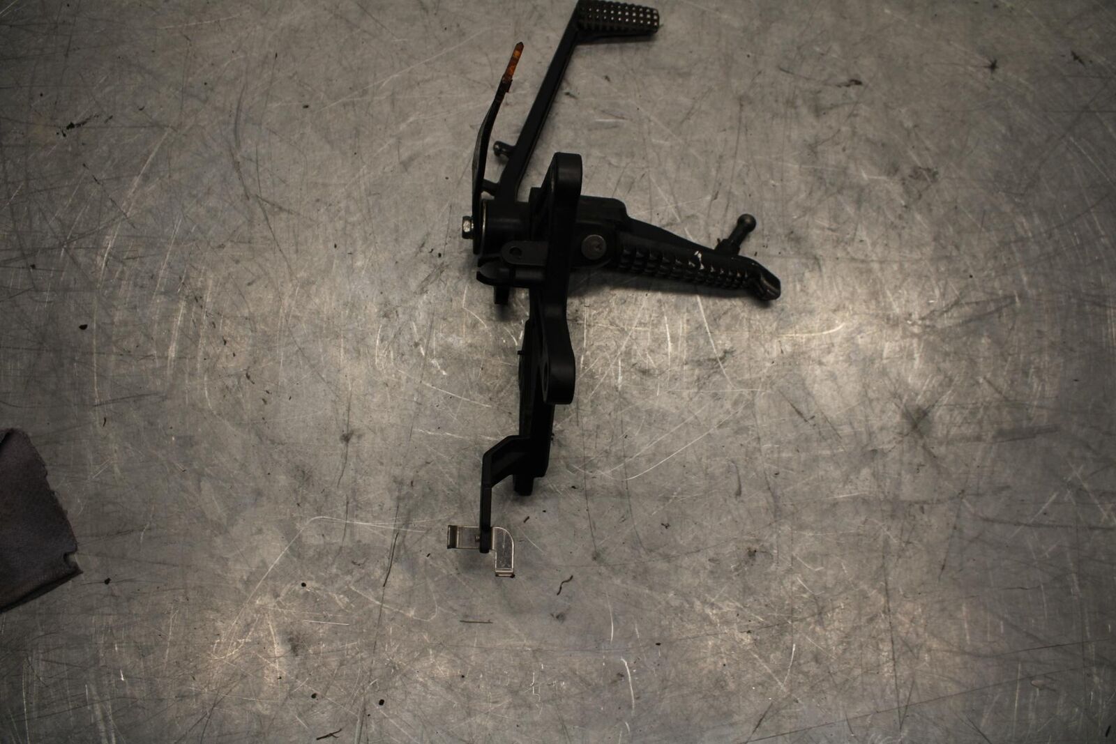 11-15 KAWASAKI ZX1000R RIGHT REARSET REAR SET DRIVER FOOT PEG REST STOP BB445