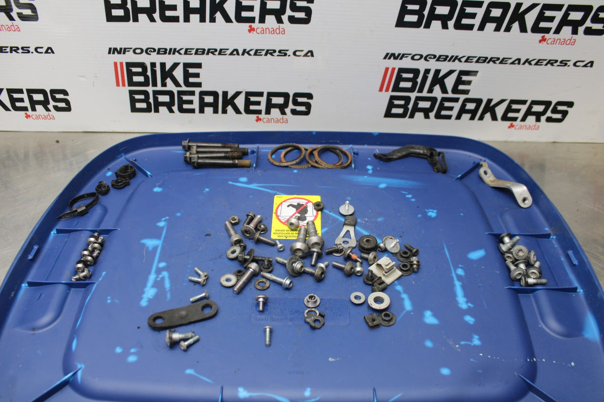 15-17 YAMAHA YZF R1 MOUNTING BOLTS HARDWARE MOTOR SCREWS BB190