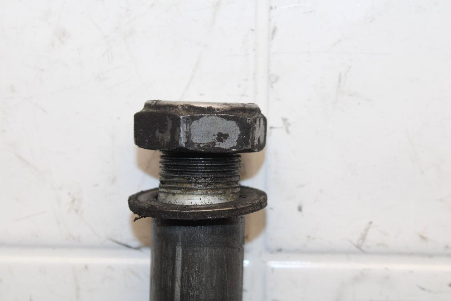 2007 Honda CBR600RR REAR AXLE BACK WHEEL RIM PIVOT BOLT AXEL 42301-MEE-D00 BB596