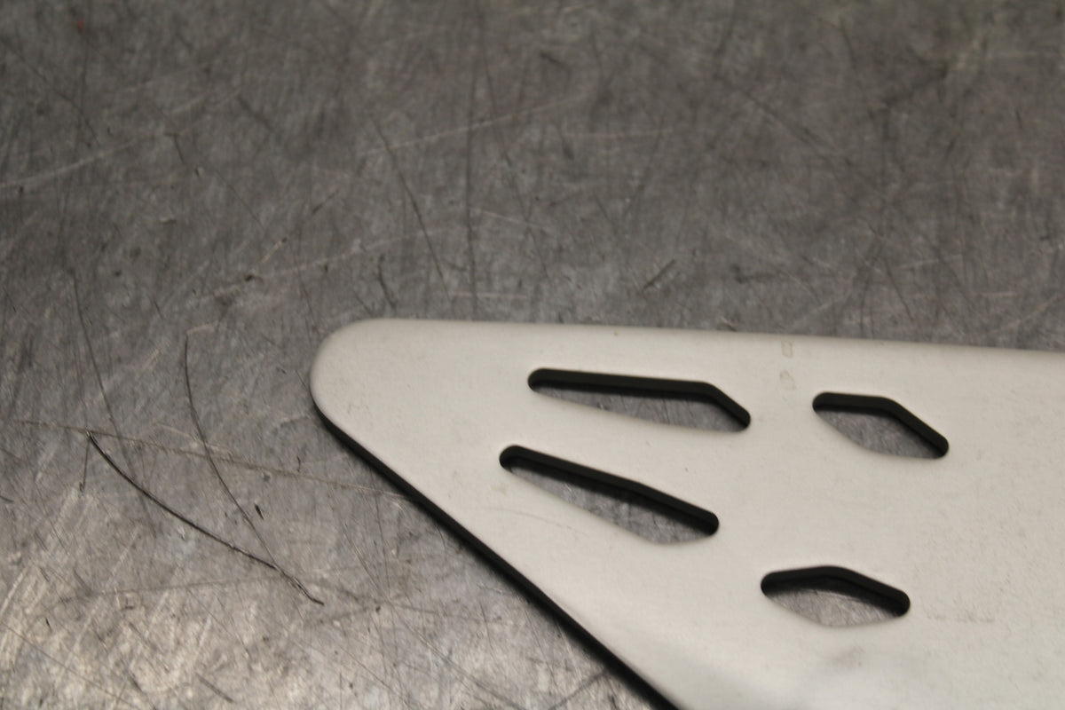 19-23 KAWASAKI NINJA ZX6R RIGHT REARSET REAR SET HEEL GUARD COVER  BB749