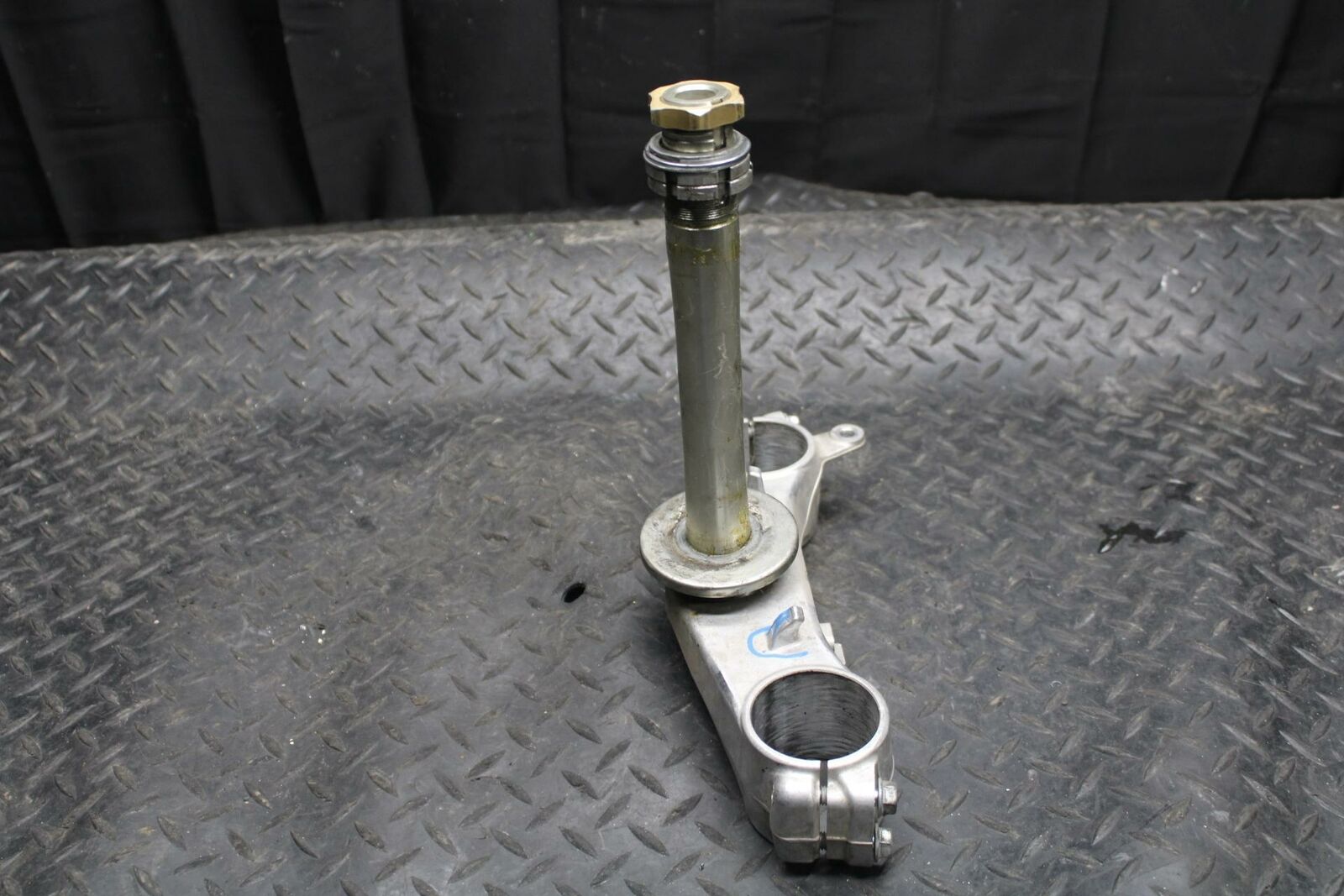 08-09 SUZUKI GSXR600 FRONT FORKS CLAMP LOWER TRIPLE TREE STEM BB226
