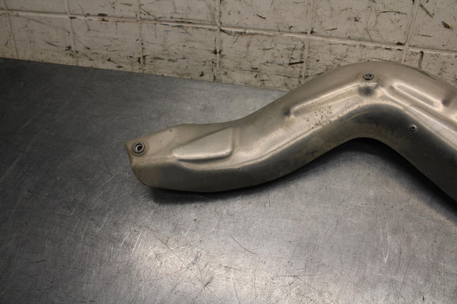 2005 Honda CBR600RR REAR BACK MUFFLER EXHAUST PIPE COVER HEAT SHIELD  BB564