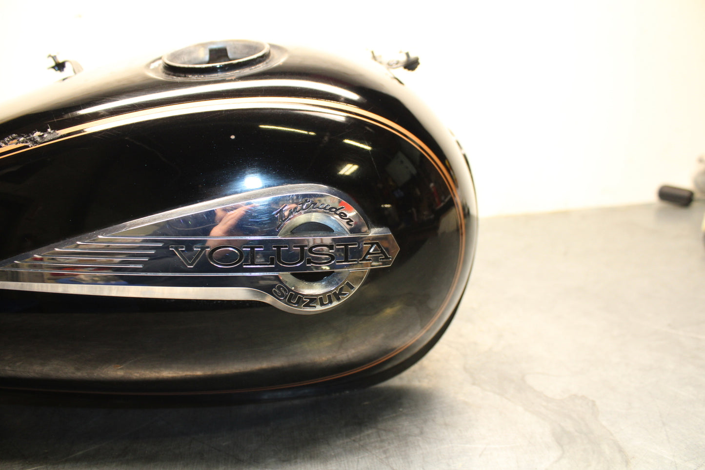 04 SUZUKI INTRUDER 800 GAS TANK FUEL PETROL RESERVOIR BB758