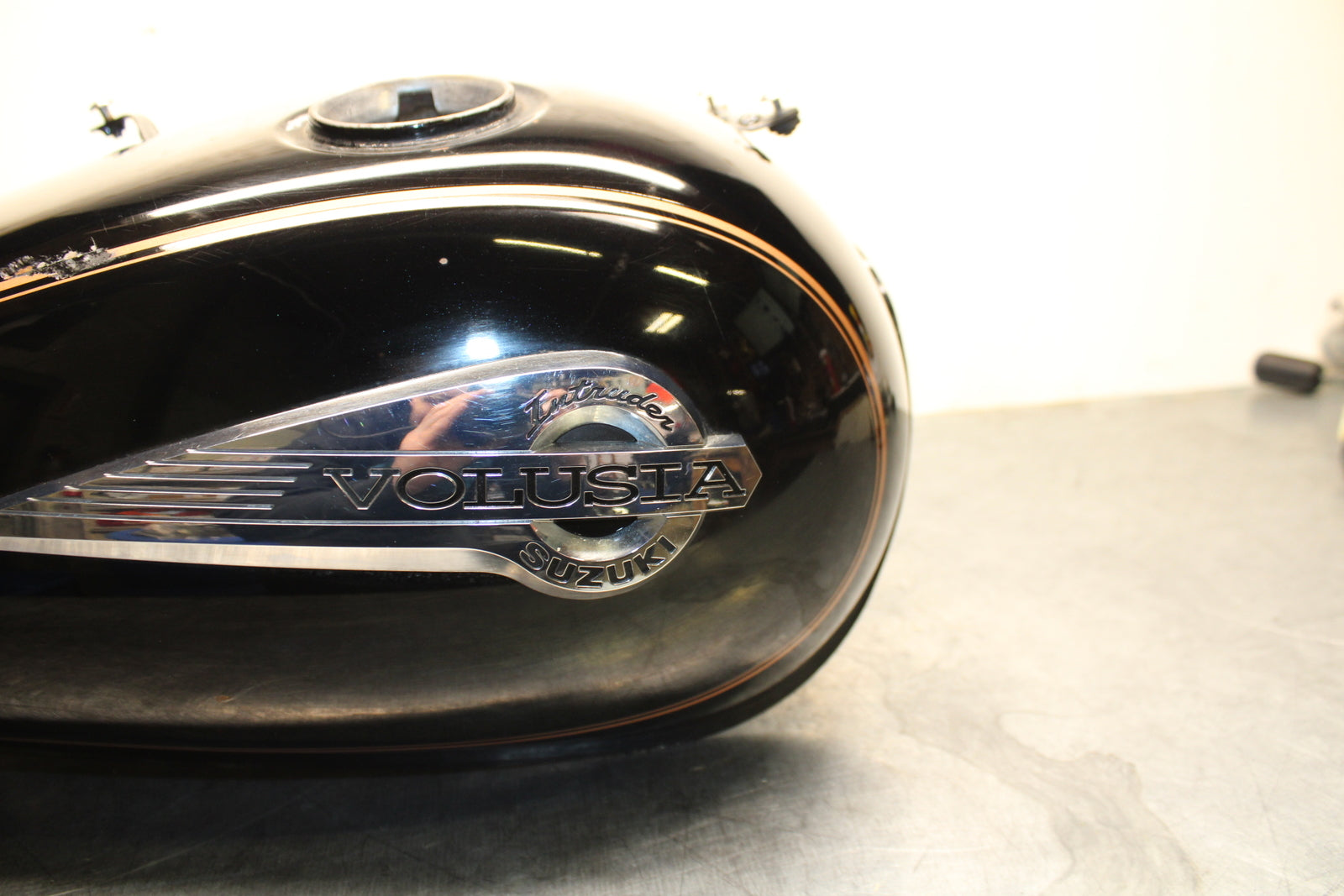 04 SUZUKI INTRUDER 800 GAS TANK FUEL PETROL RESERVOIR BB758