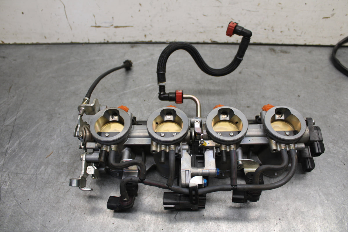 13-18 KAWASAKI NINJA ZX6R MAIN FUEL INJECTORS / THROTTLE BODIES BB682