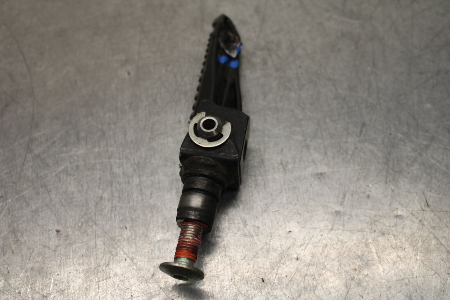 13-17 KAWASAKI NINJA ZX6R ZX636E RIGHT FRONT FOOT REST PEG STEP BB735