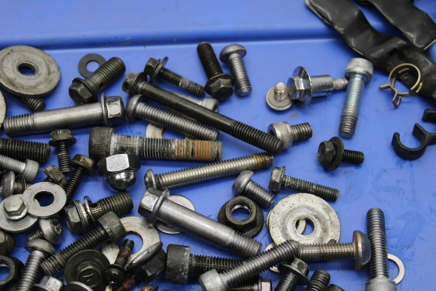 2005 Kawasaki Vulcan 1600 VN1600D Nomad MISCELLANEOUS BOLTS ENGINE BB556