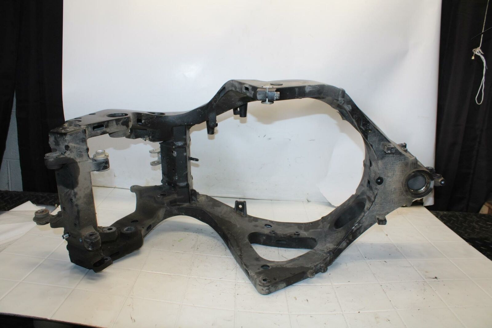 08-10 SUZUKI GSXR750 FRAME CHASSIS BB396