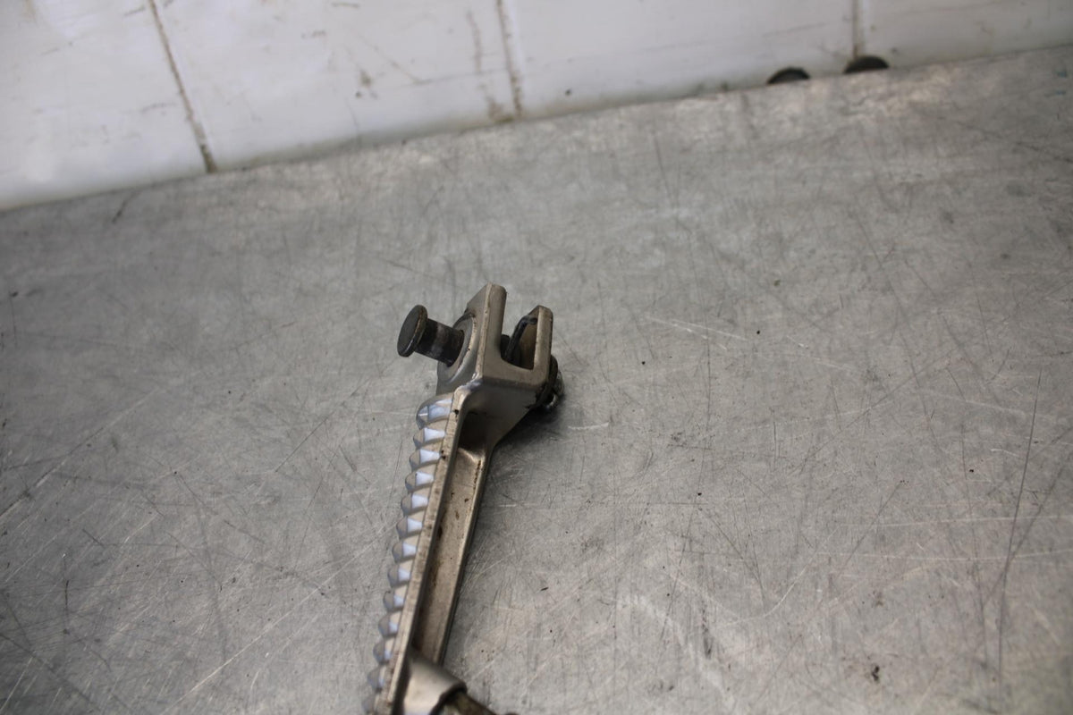 07-08 YAMAHA YZF R1 RIGHT FRONT FOOT REST PEG STEP BB439