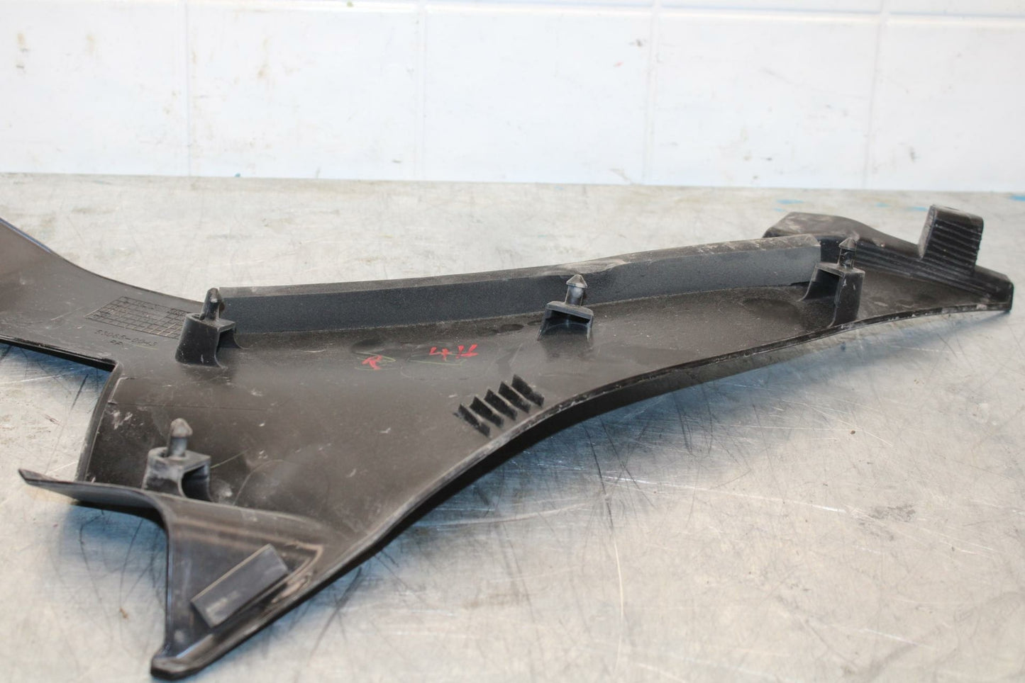 18-22 KAWASAKI NINJA 400 EX400 ABS RIGHT FRONT SIDE SEAT SADDLE PANEL TRIM BB416