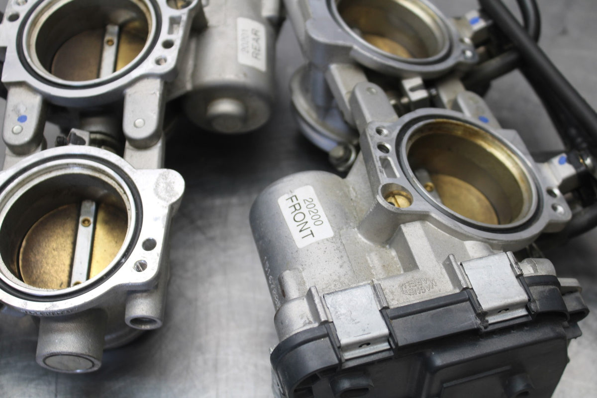 16 APRILIA TUONO V4 1100 MAIN FUEL INJECTORS / THROTTLE BODIES BB905