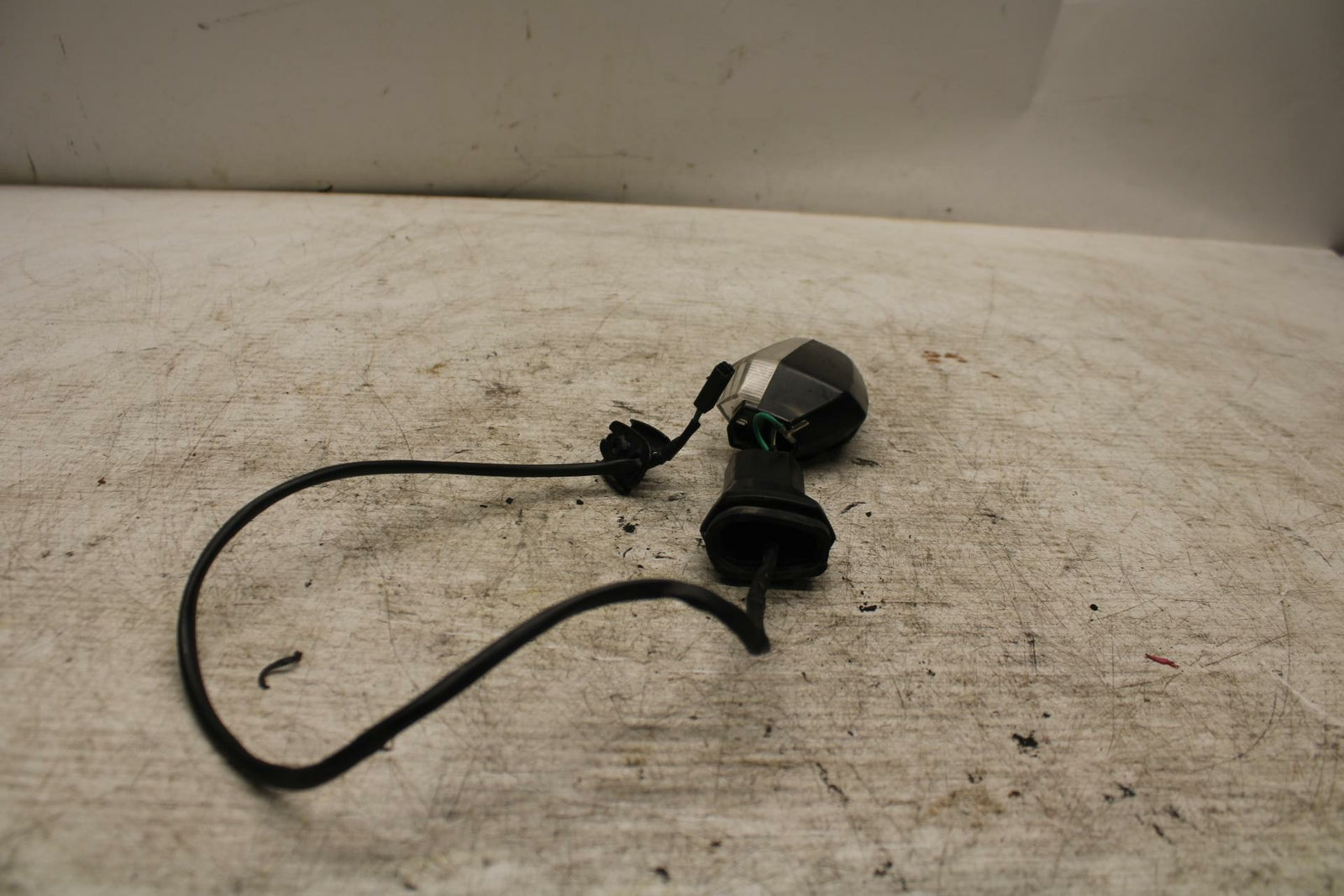 12-13 KAWASAKI EX300 NINJA RIGHT REAR BACK TURN SIGNAL LIGHT INDICATOR BB373