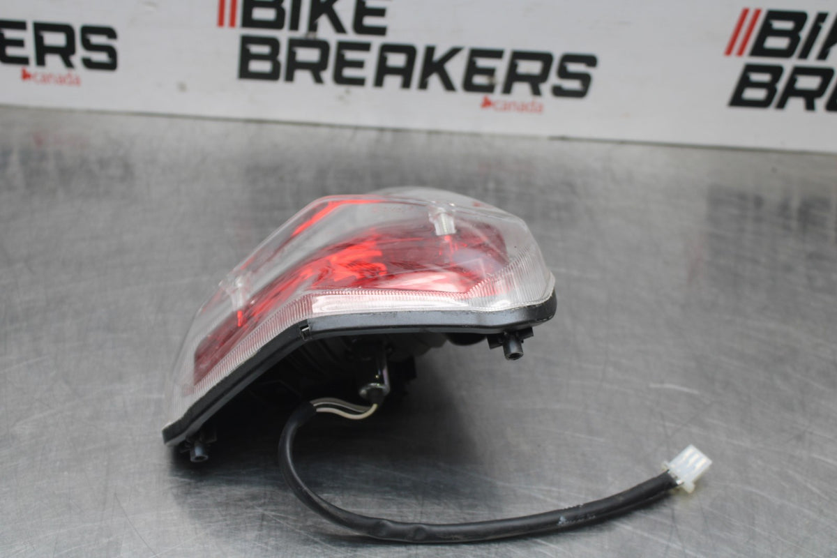 15 SUZUKI GW250F REAR TAIL TAILLIGHT BACK BRAKE LIGHT BB789