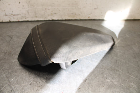 19-22 KAWASAKI Z400 REAR BACK PASSENGER TANDEM SEAT PAD SADDLE PILLION BB708