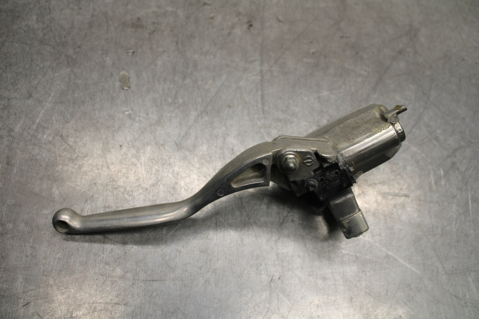 02-04 HONDA VTX1800S FRONT BRAKE MASTER CYLINDER BB712