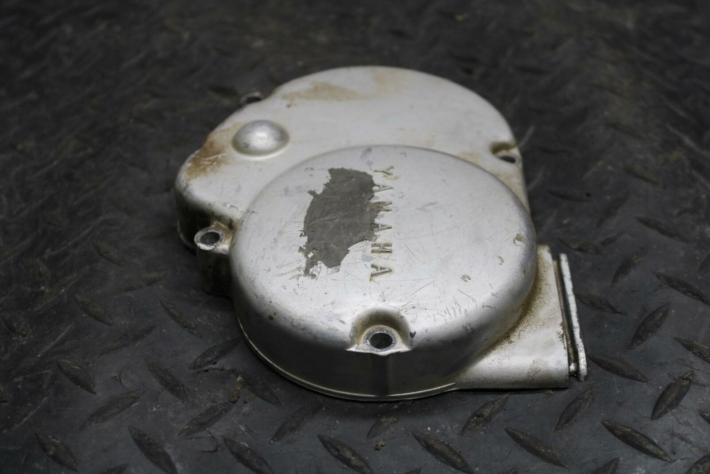 71 YAMAHA L5 RIGHT ENGINE CARB MOTOR COVER BB230