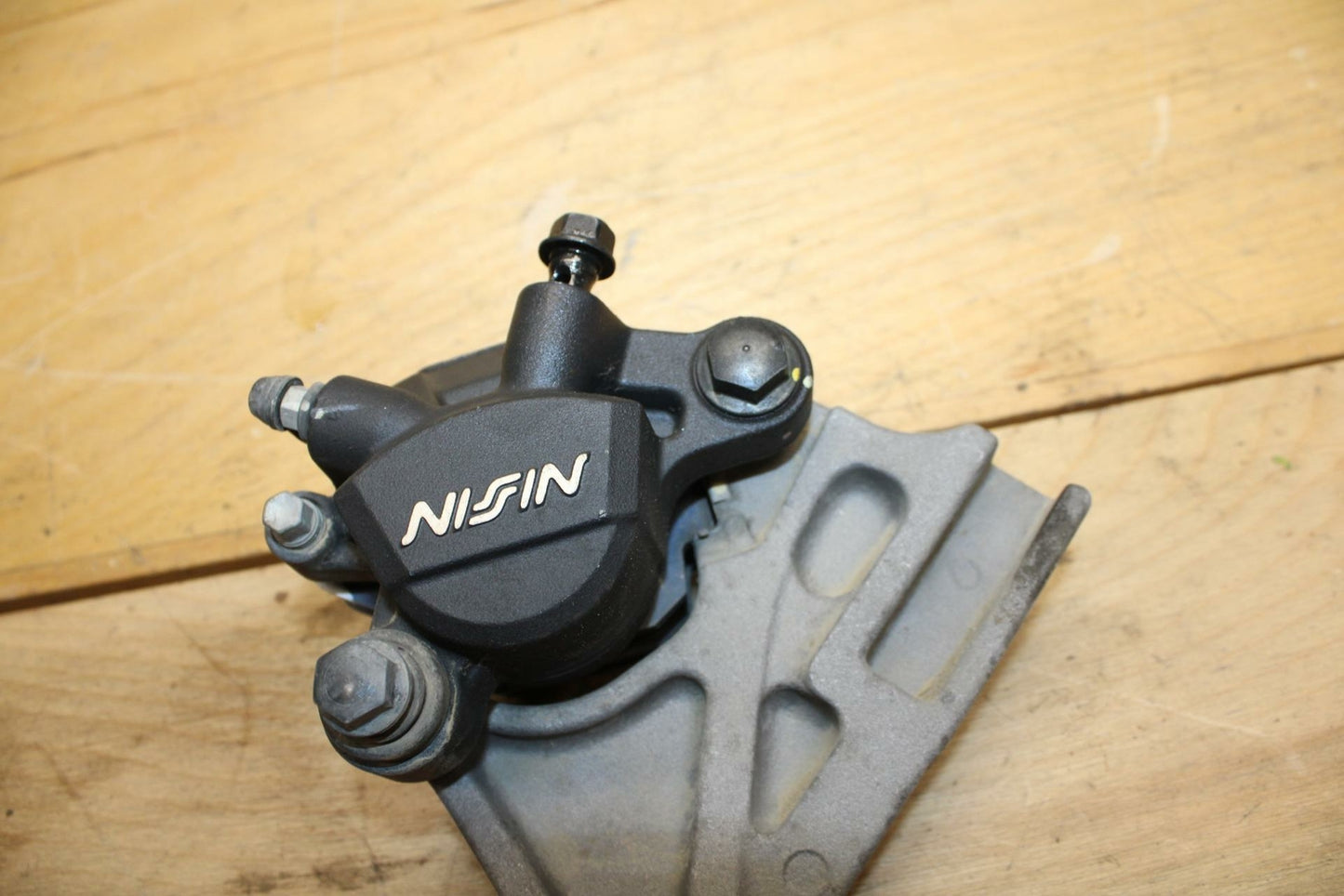 13-15 HONDA CBR500R REAR BACK BRAKE CALIPER W MOUNT BRACKET 43150-MGZ-J01 BB315