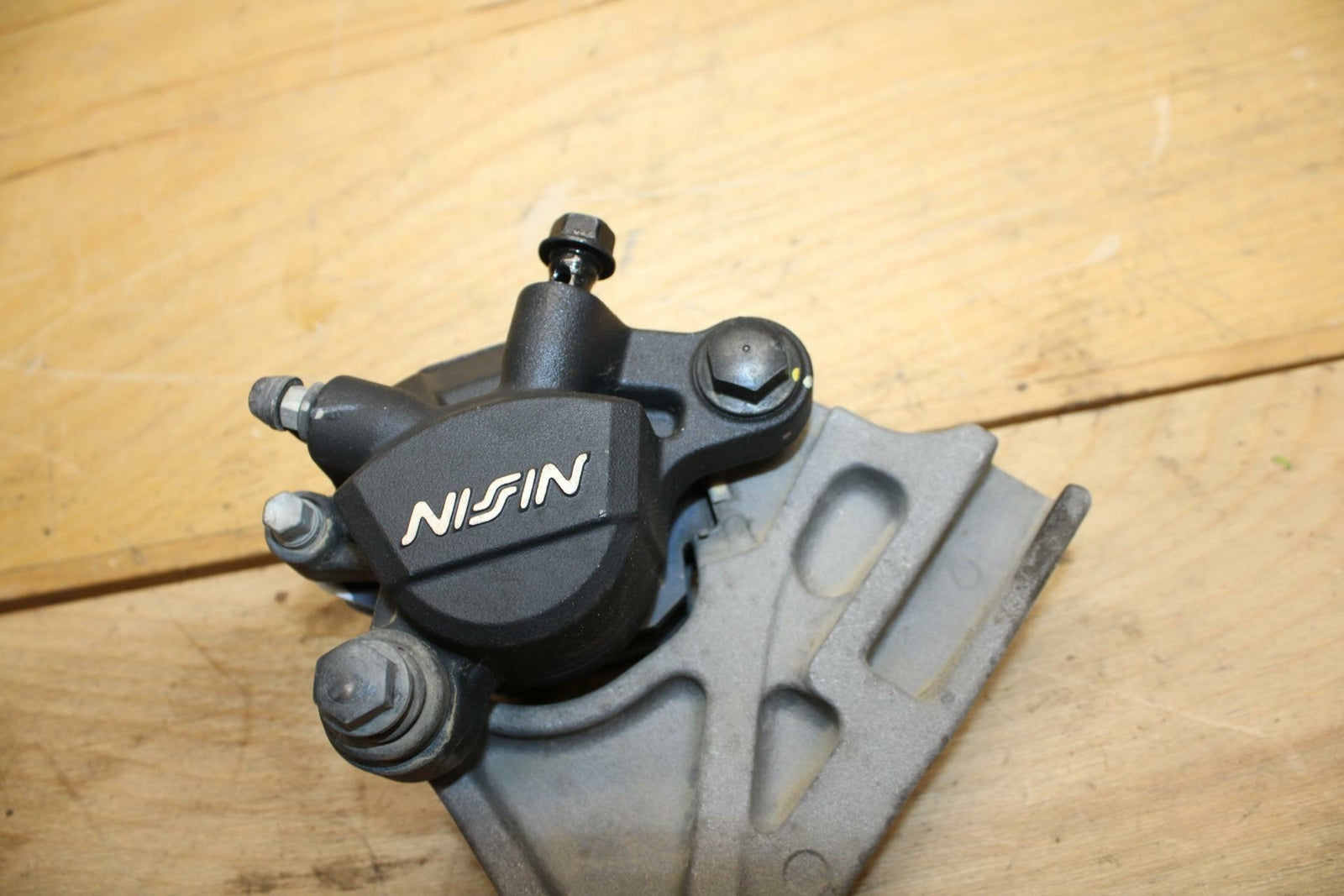 13-15 HONDA CBR500R REAR BACK BRAKE CALIPER W MOUNT BRACKET 43150-MGZ-J01 BB315