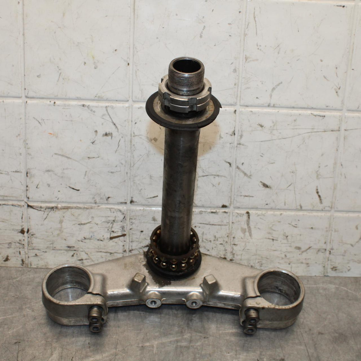 2000 Yamaha YZF R6 FRONT FORKS  LOWER TRIPLE TREE STEM 5EB-23340-00-00 BB558