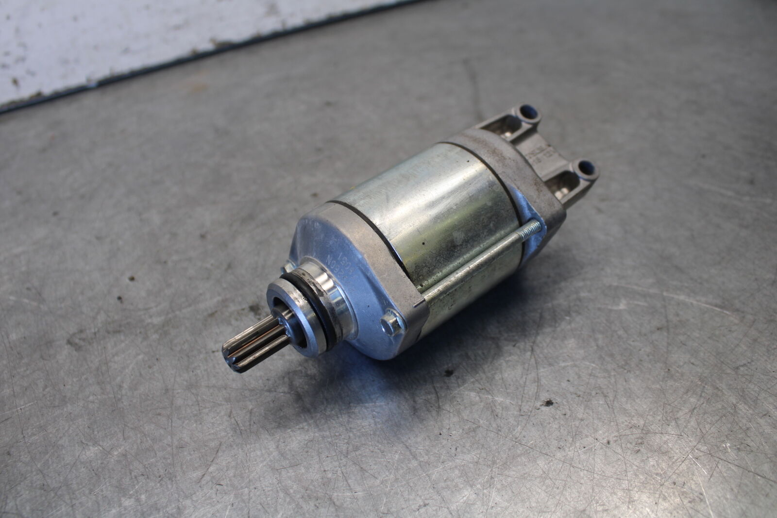 11-24 SUZUKI GSXR750 ENGINE STARTING STARTER MOTOR -DC 12V BB687