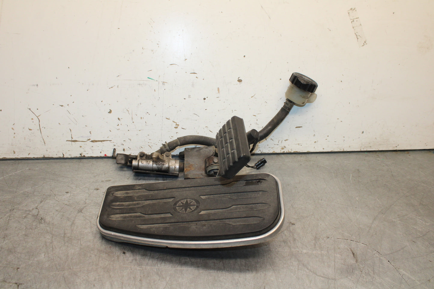 99-00 YAMAHA V STAR 1100 RIGHT FRONT FOOT REST PEG STEP BB711