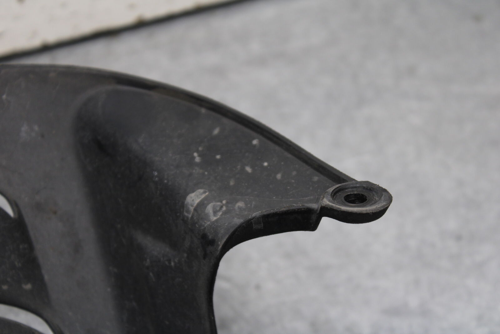 09-12 KAWASAKI NINJA ZX6R ZX600R REAR BACK WHEEL TIRE HUGGER 35023-0171 BB656