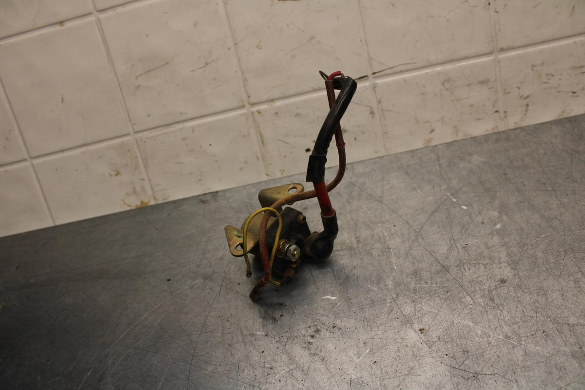 75 SUZUKI GT 550 ENGINE STARTER RELAY STARTING MOTOR SWITCH BB72