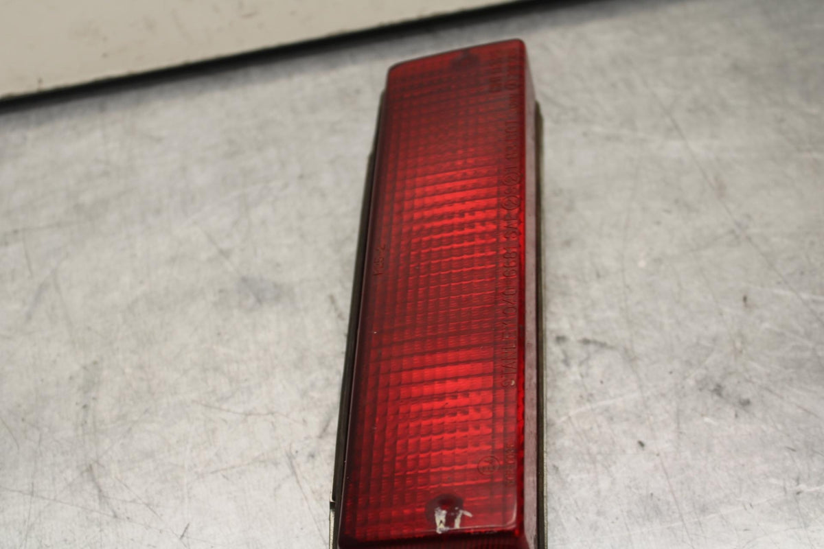 84-86 KAWASAKI GPZ900 REAR TAIL TAILLIGHT BACK BRAKE LIGHT BB84