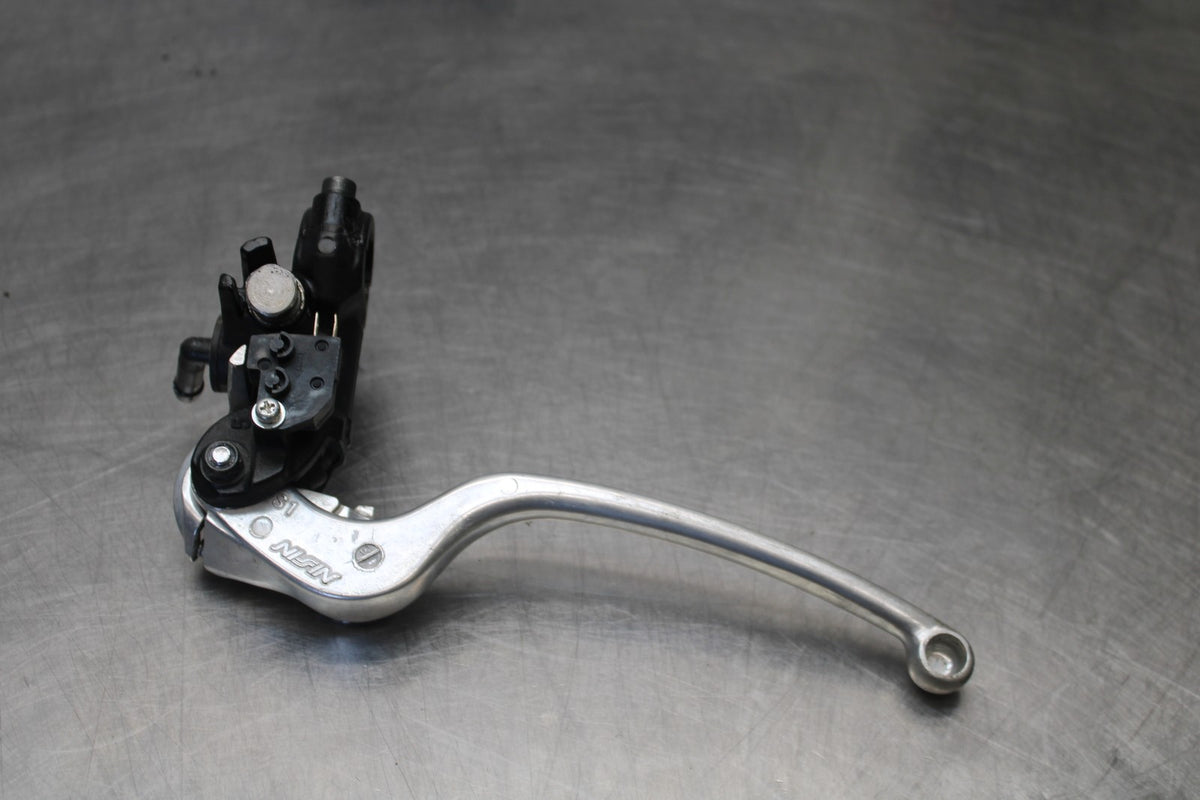 12 TRIUMPH STREET TRIPLE R FRONT BRAKE MASTER CYLINDER w/ LEVER BB914