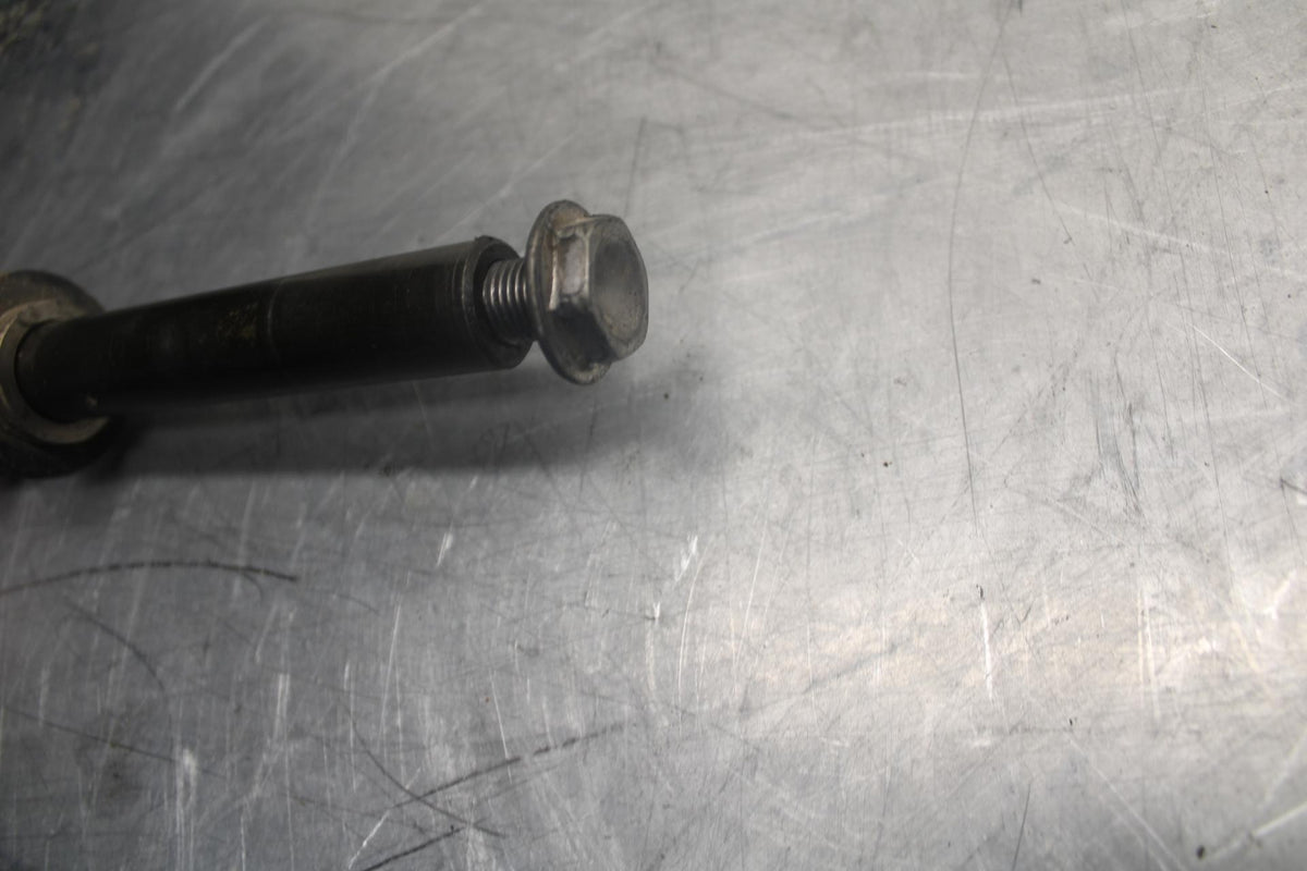05 YAMAHA YZF R6S FRONT WHEEL RIM AXLE PIVOT BOLT BB462