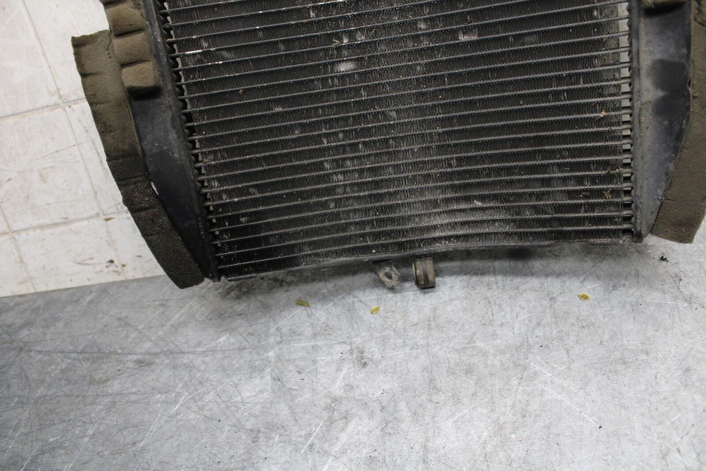 2003 Yamaha YZF R6 ENGINE RADIATOR MOTOR COOLER COOLING RADIATER BB539