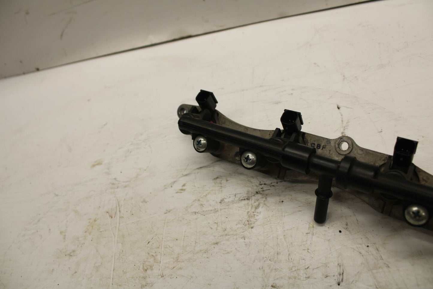 09-12 KAWASAKI NINJA ZX6R SECONDARY FUEL INJECTORS TOP AIRBOX GAS RAIL BB272