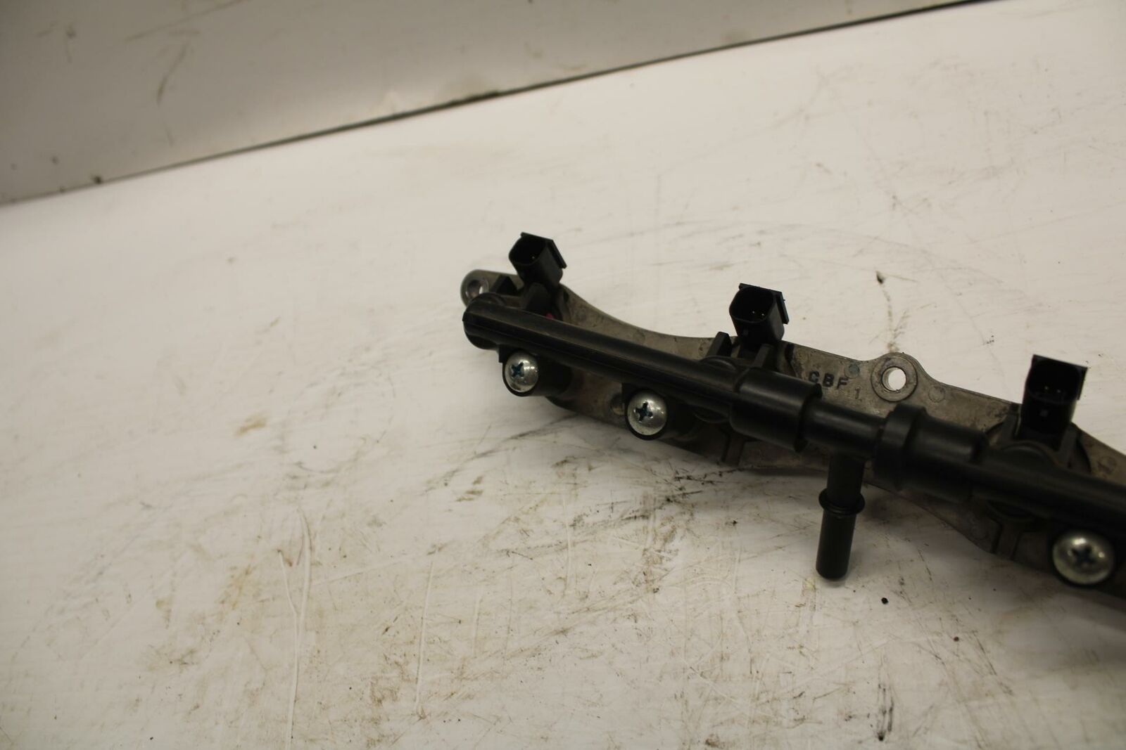 09-12 KAWASAKI NINJA ZX6R SECONDARY FUEL INJECTORS TOP AIRBOX GAS RAIL BB272