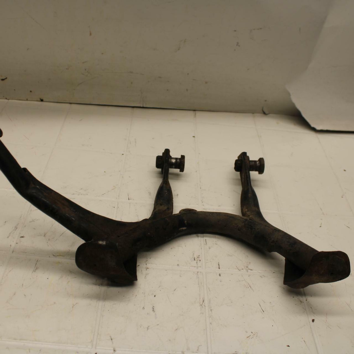 91-96 YAMAHA FJ1200A ABS CENTER MAIN STAND BB07