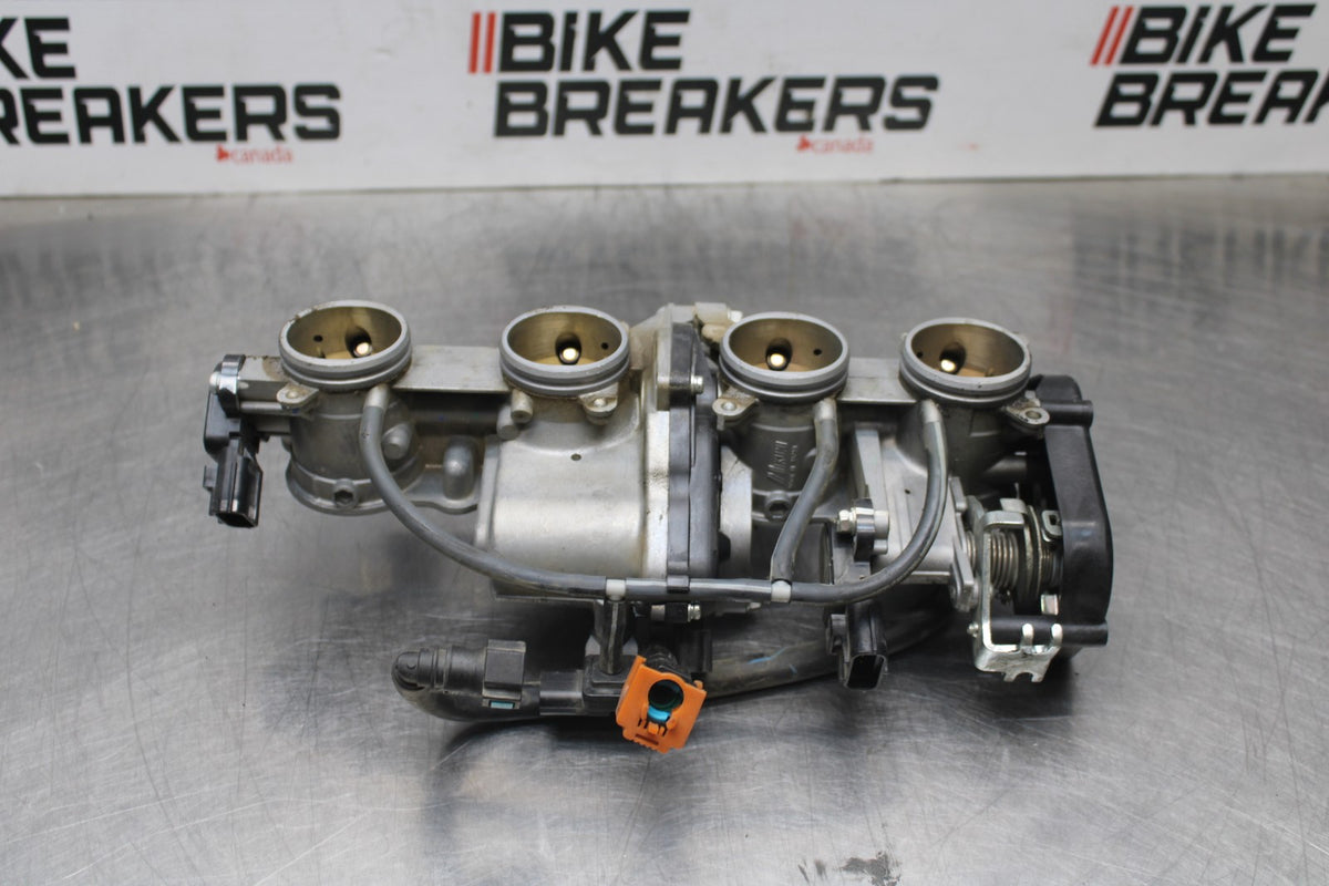 13 YAMAHA YZF R1 MAIN FUEL INJECTORS / THROTTLE BODIES BB781
