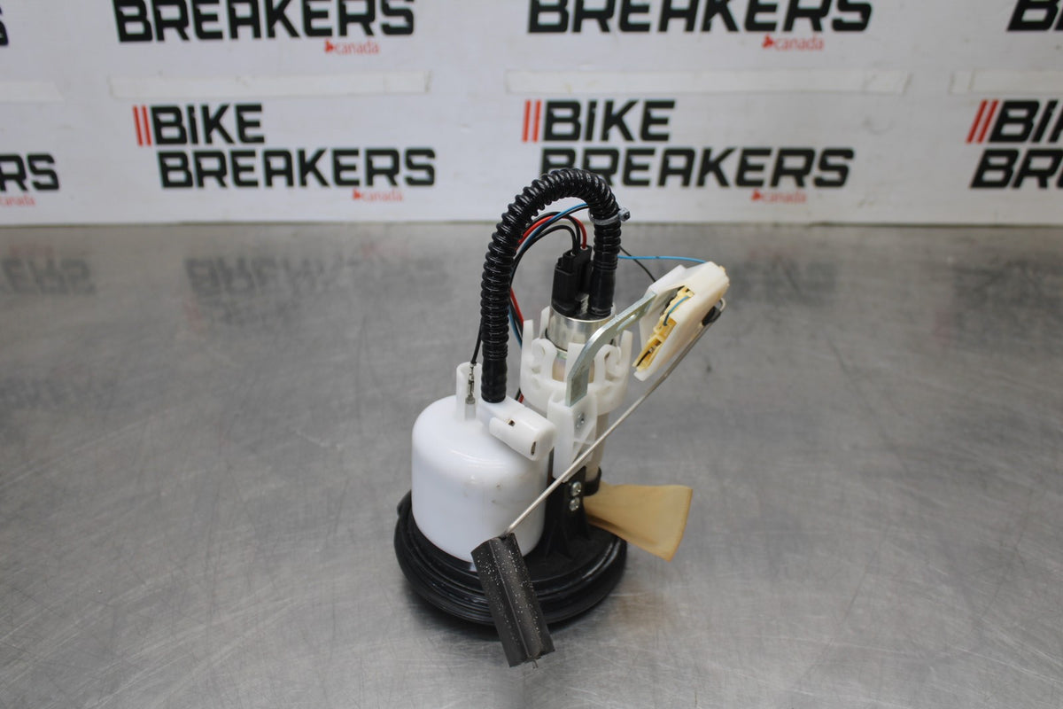 20-23 BMW F900R FUEL PUMP GAS PETROL SENDER UNIT BB923