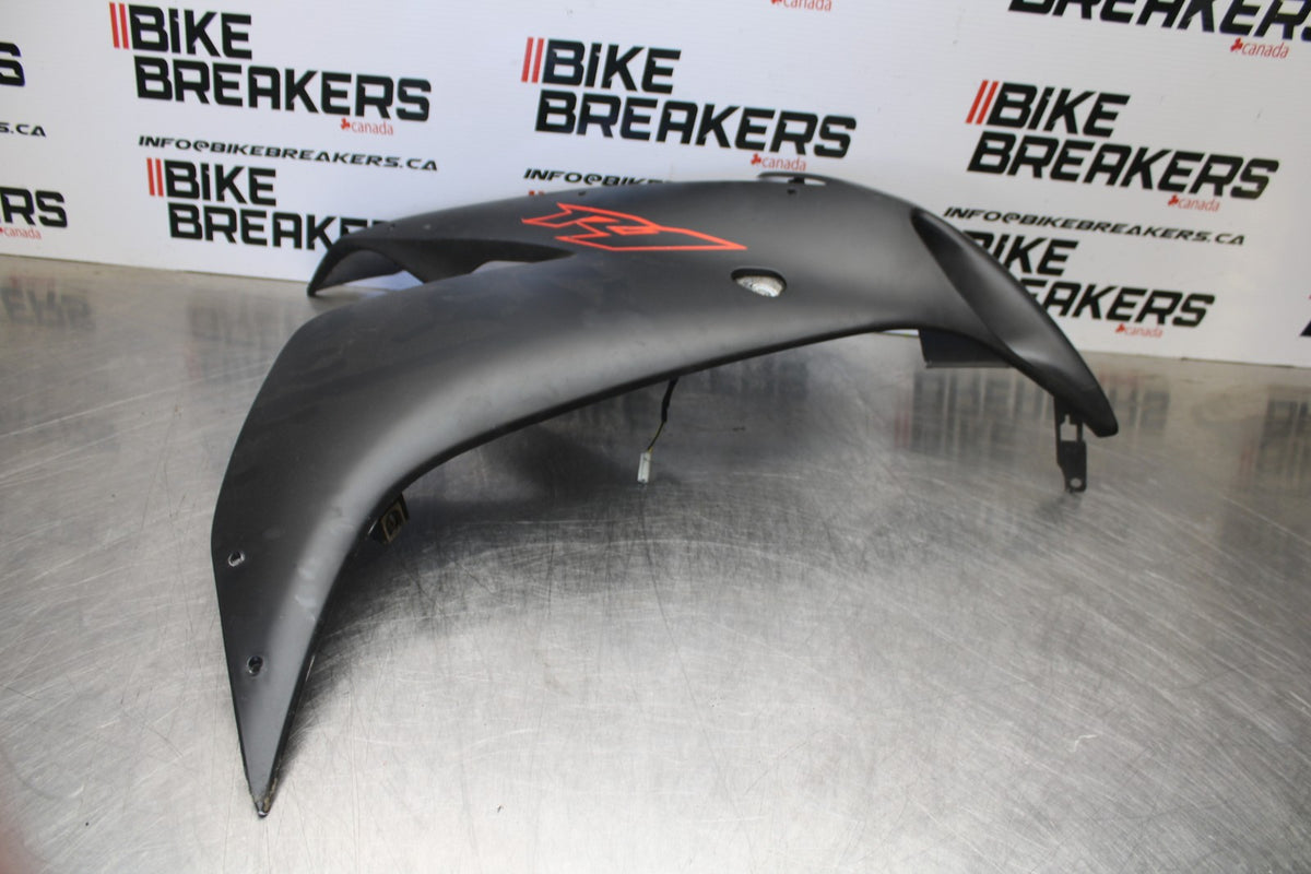 04-05 YAMAHA YZF R1 AFTERMARKET RIGHT MID UPPER SIDE FAIRING COWL PLASTIC  BB173