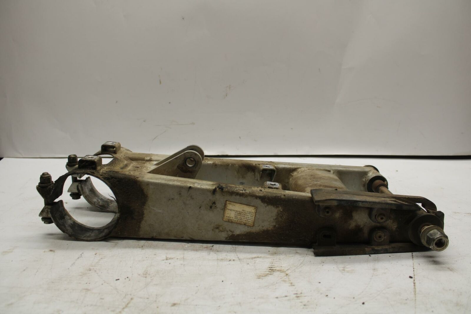 2005 Polaris Predator 500 SWINGARM BACK SUSPENSION SWING ARM 1542023-385 BB269