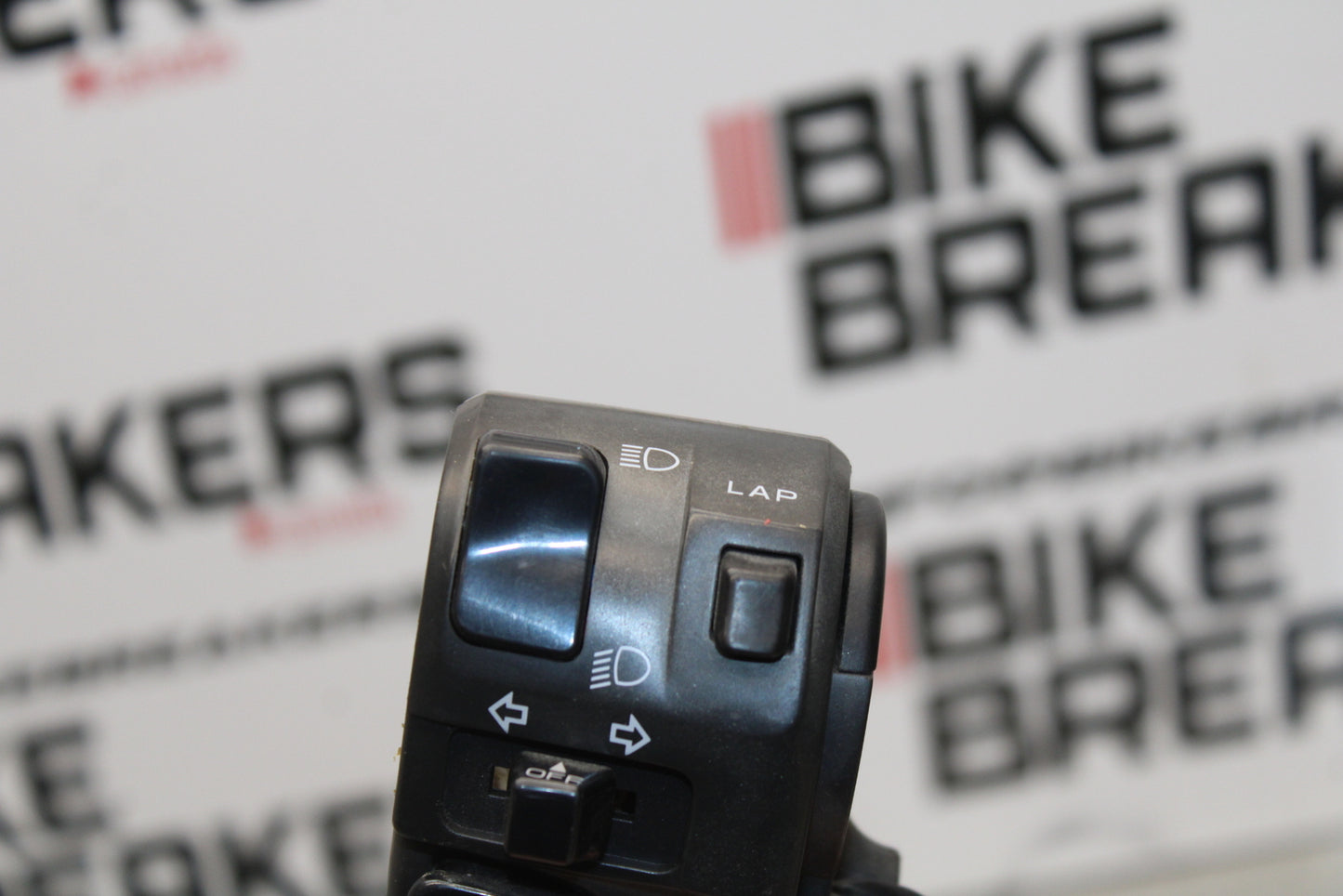 04-05 KAWASAKI NINJA ZX10R LEFT CLIP ON HANDLE HORN SIGNAL SWITCHES  BB163