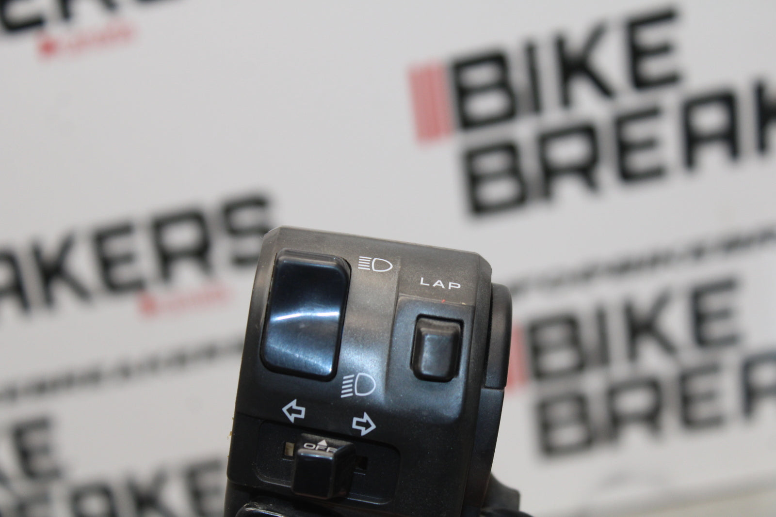 04-05 KAWASAKI NINJA ZX10R LEFT CLIP ON HANDLE HORN SIGNAL SWITCHES  BB163