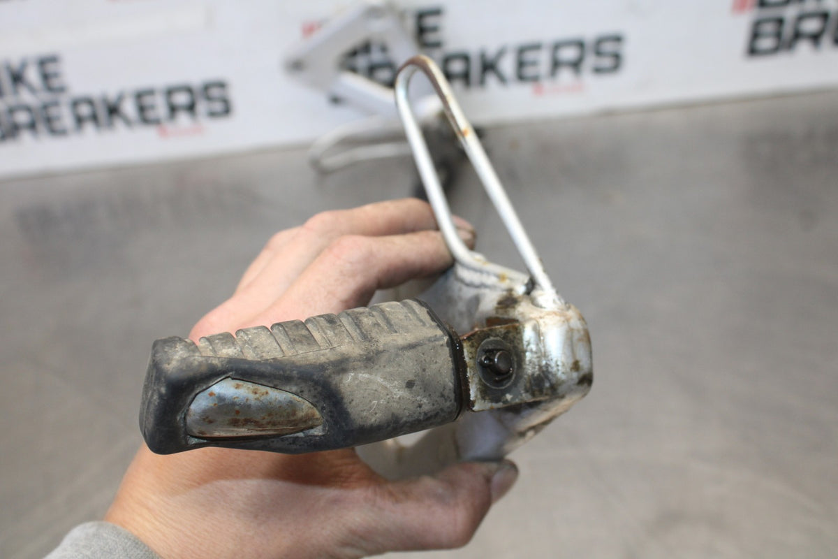 06 KAWASAKI KLR650 REAR BACK PASSENGER PEG SET PAIR BB919