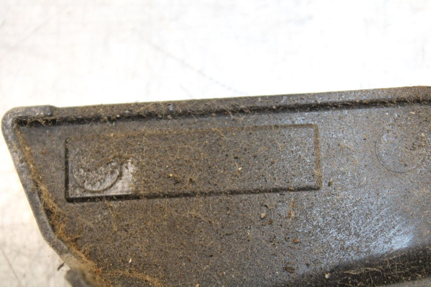 20 SUZUKI GSXR 1000 ENGINE SPROCKET COVER BB597