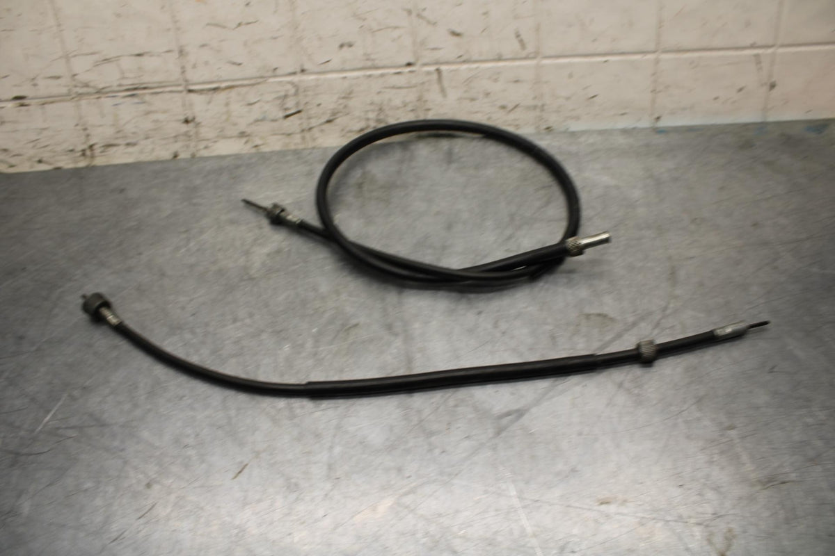 1977 Yamaha XS750 SPEEDOMETER AND TACHOMETER CABLE SPEEDO LINE   bb554