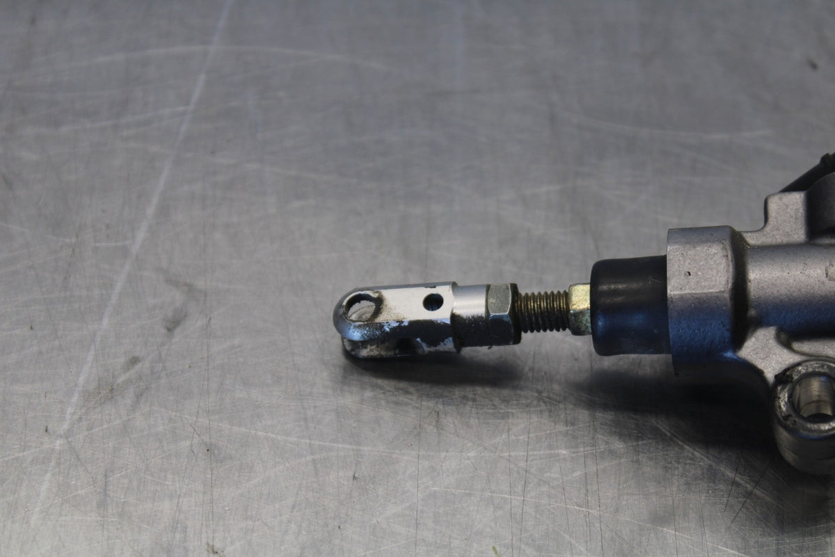 03-04 YAMAHA YZF R6 REAR BACK BRAKE MASTER CYLINDER W RESERVOIR BB890