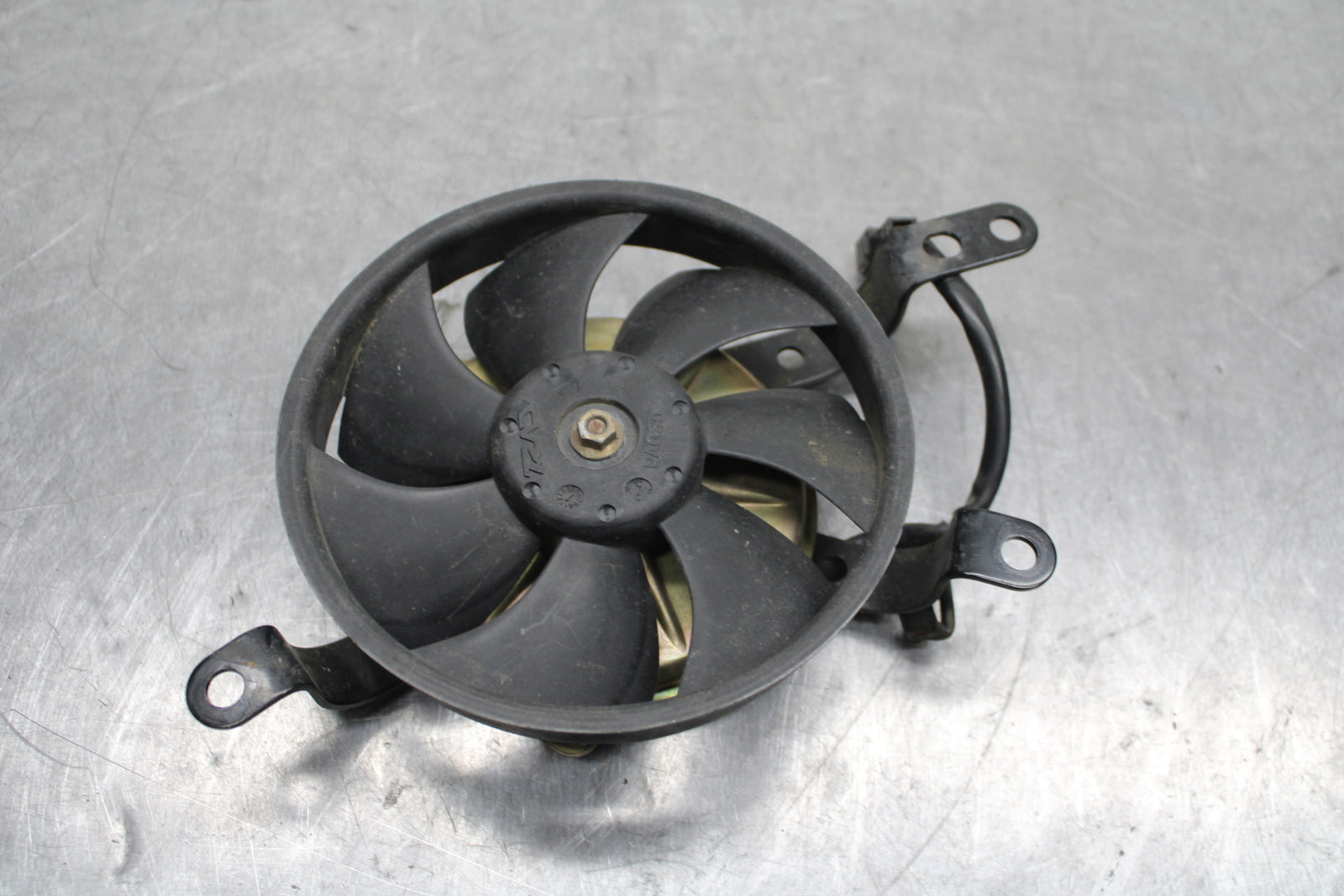 04-05 YAMAHA YZF R1 RIGHT ENGINE RADIATOR COOLING FAN MOTOR BB131