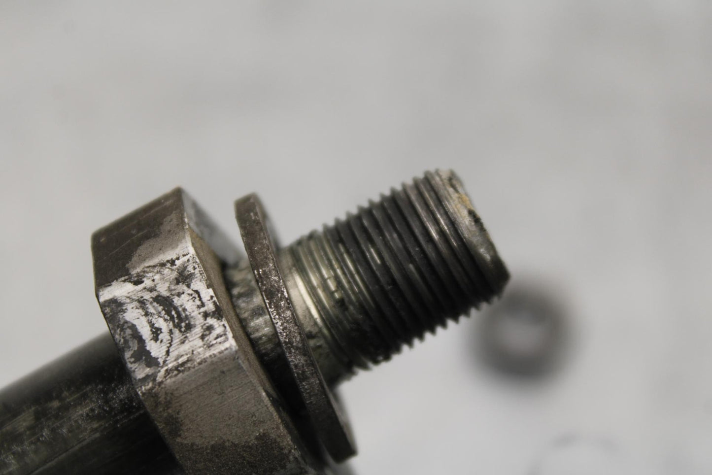 2009 Triumph Daytona 675 REAR AXLE BACK WHEEL RIM PIVOT BOLT AXEL  BB584