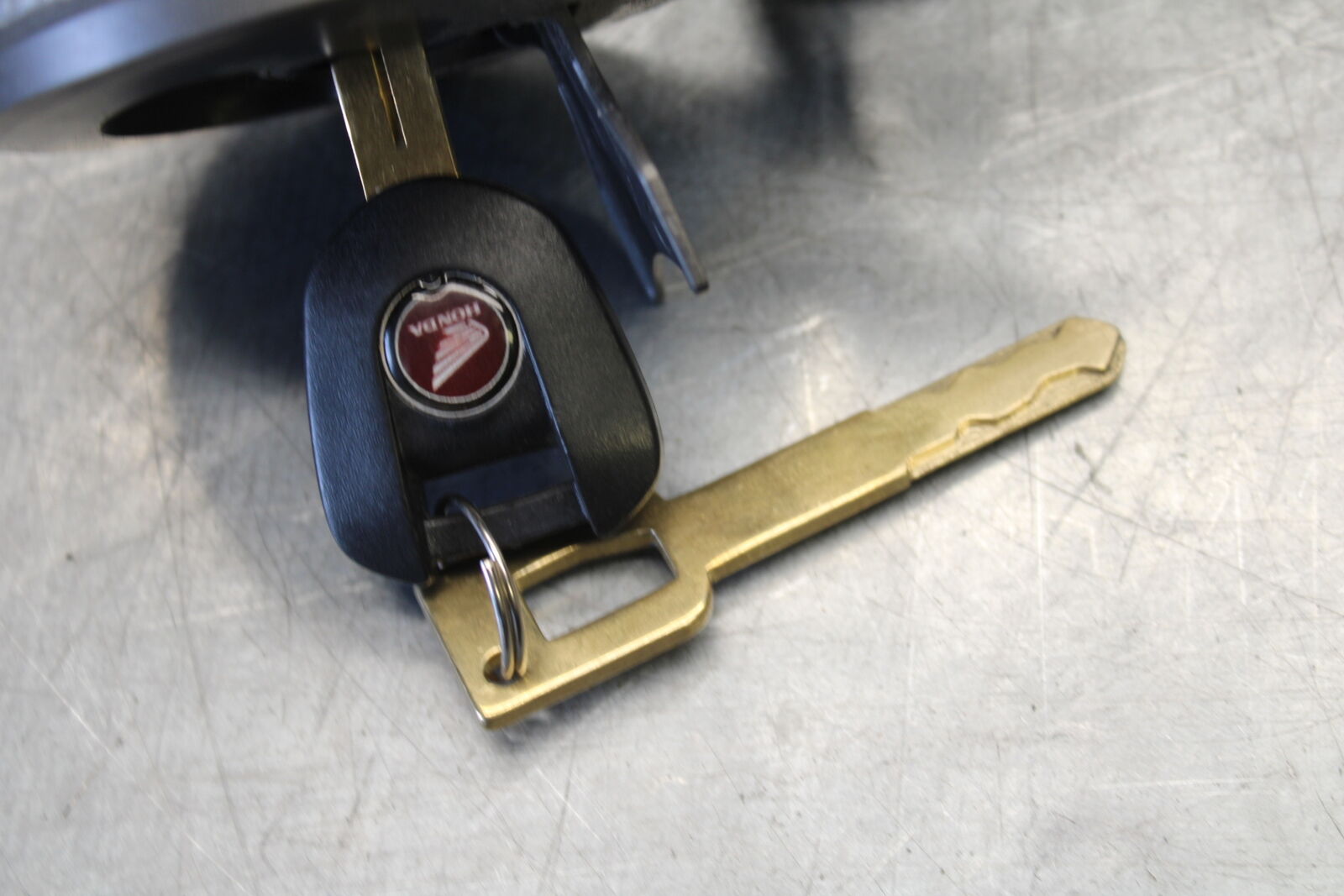 17-21 HONDA CBR1000RR SP IGNITION LOCK KEY SET W/ GAS CAP AND SEAT LOCK BB681