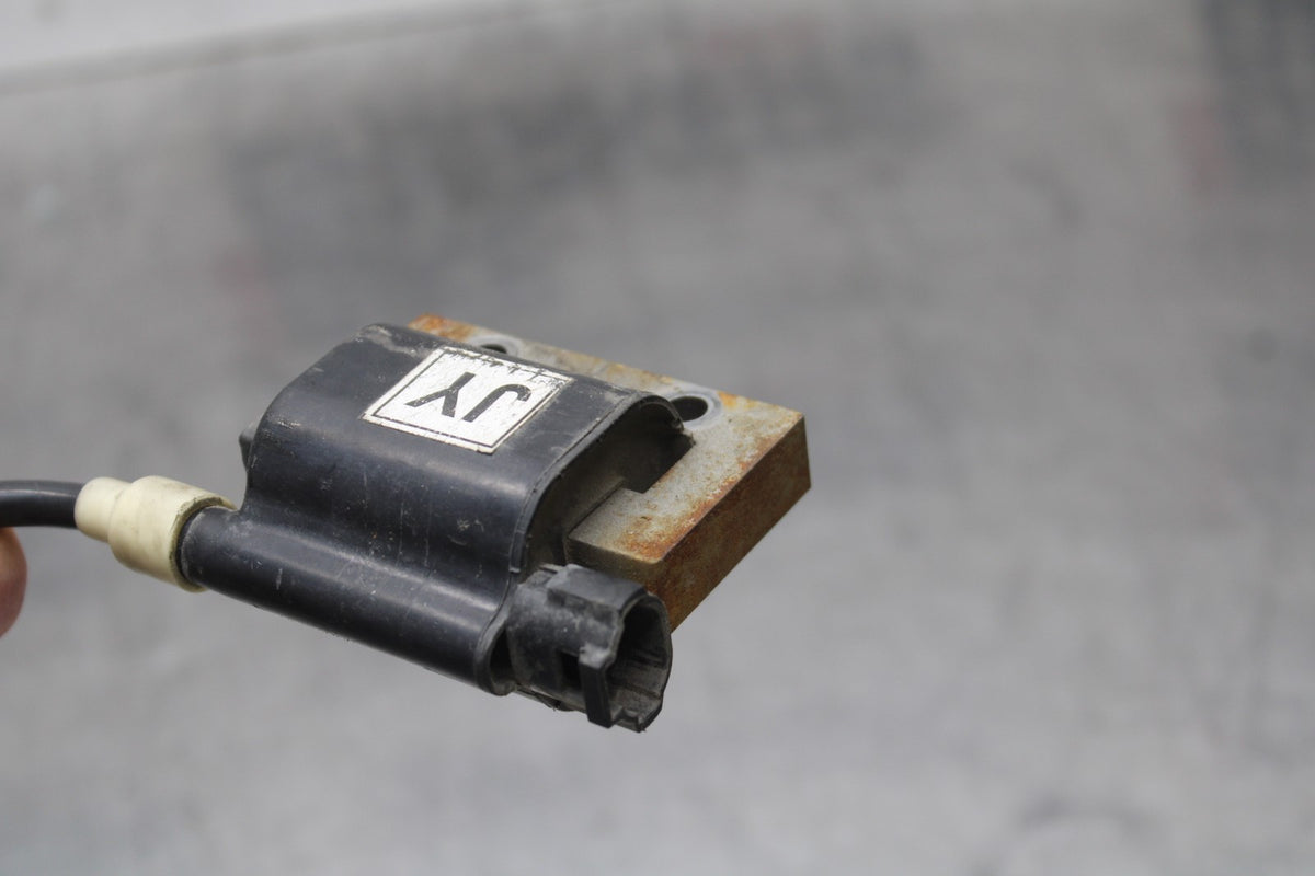 13-16 KTM 390 DUKE IGNITION COIL SPARK PLUG CAP  BB815