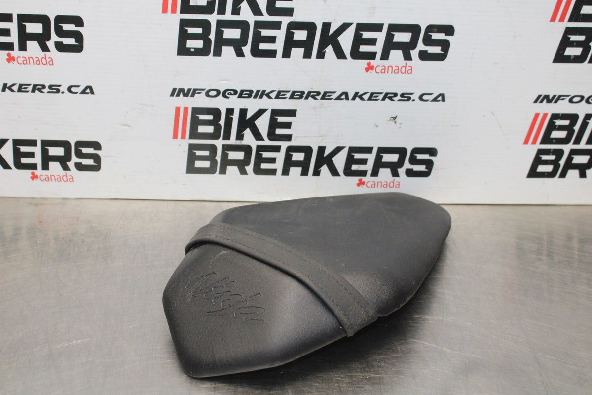 21-22 KAWASAKI NINJA ZX10R REAR BACK PASSENGER TANDEM SEAT SADDLE PILLION BB840