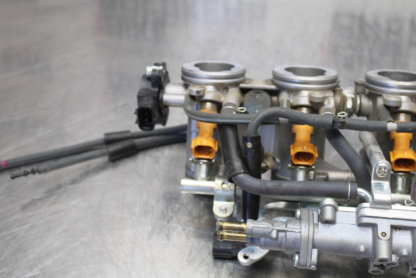 09-15 YAMAHA FZ6R MAIN FUEL INJECTORS / THROTTLE BODIES BB161